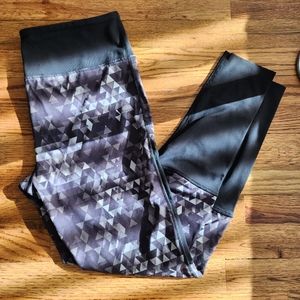 GLYDER Geo Print Leggings